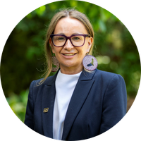 Professional portrait image of Sue-Anne Hunter
